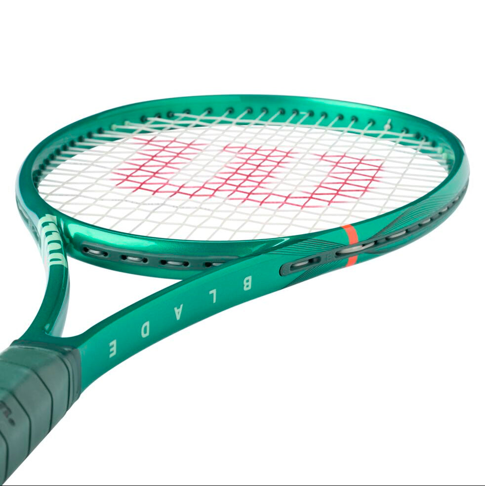 Wilson Blade 98 V10 (16 x 19) Tennis Racquet